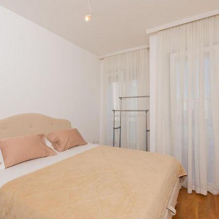 Lux City Apartment With Parking Ποντγορίτσα Εξωτερικό φωτογραφία