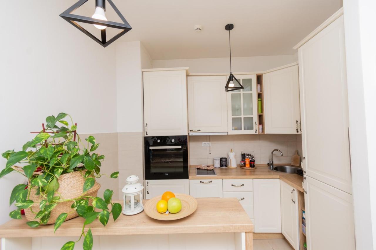 Lux City Apartment With Parking Ποντγορίτσα Εξωτερικό φωτογραφία
