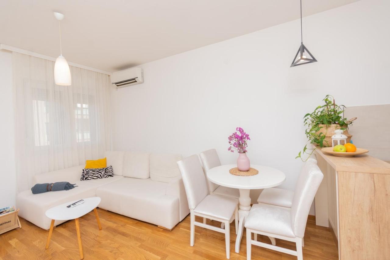 Lux City Apartment With Parking Ποντγορίτσα Εξωτερικό φωτογραφία