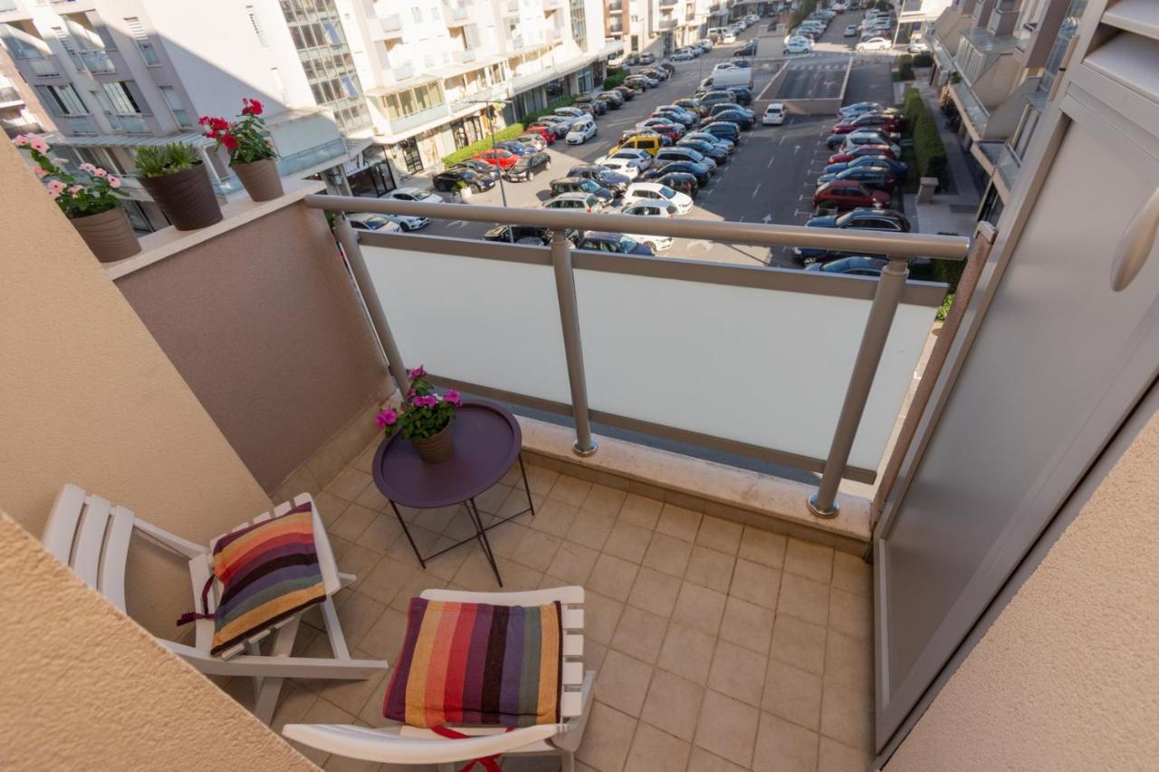 Lux City Apartment With Parking Ποντγορίτσα Εξωτερικό φωτογραφία