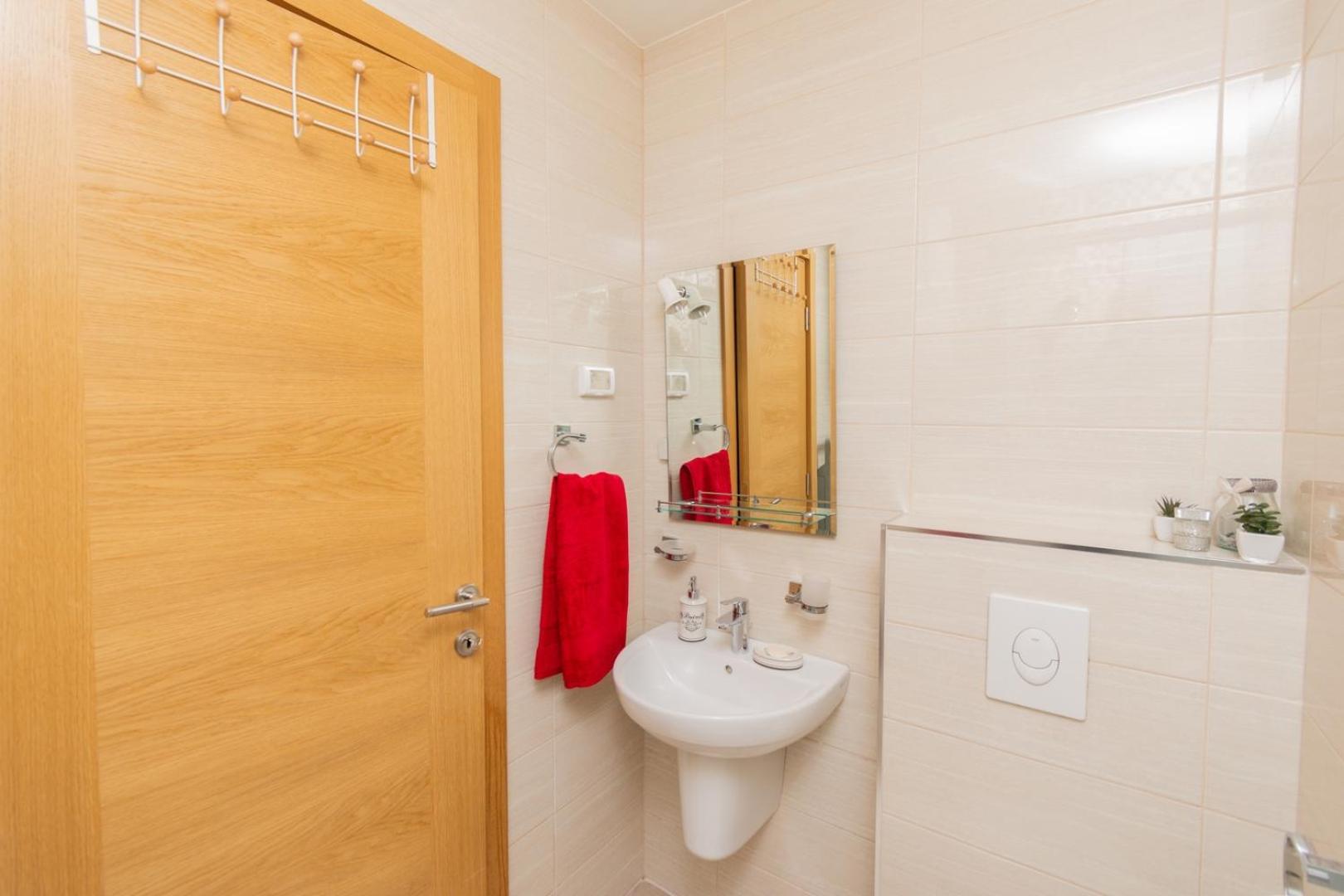 Lux City Apartment With Parking Ποντγορίτσα Εξωτερικό φωτογραφία